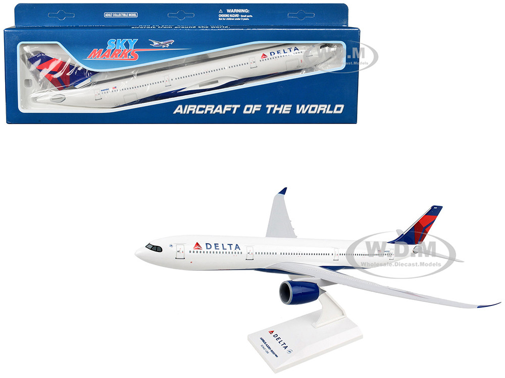 Airbus A330-900 Commercial Aircraft with Landing Gear "Delta Air Lines" (N401DZ) White with Blue and Red Tail (Snap-Fit) 1/200 Plastic Model by Skymar