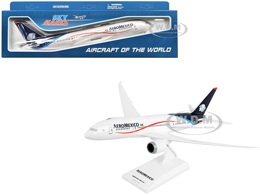 Boeing 787-8 Commercial Aircraft "Aeromexico" White with Blue Tail (Snap-Fit) 1/200 Plastic Model by Skymarks