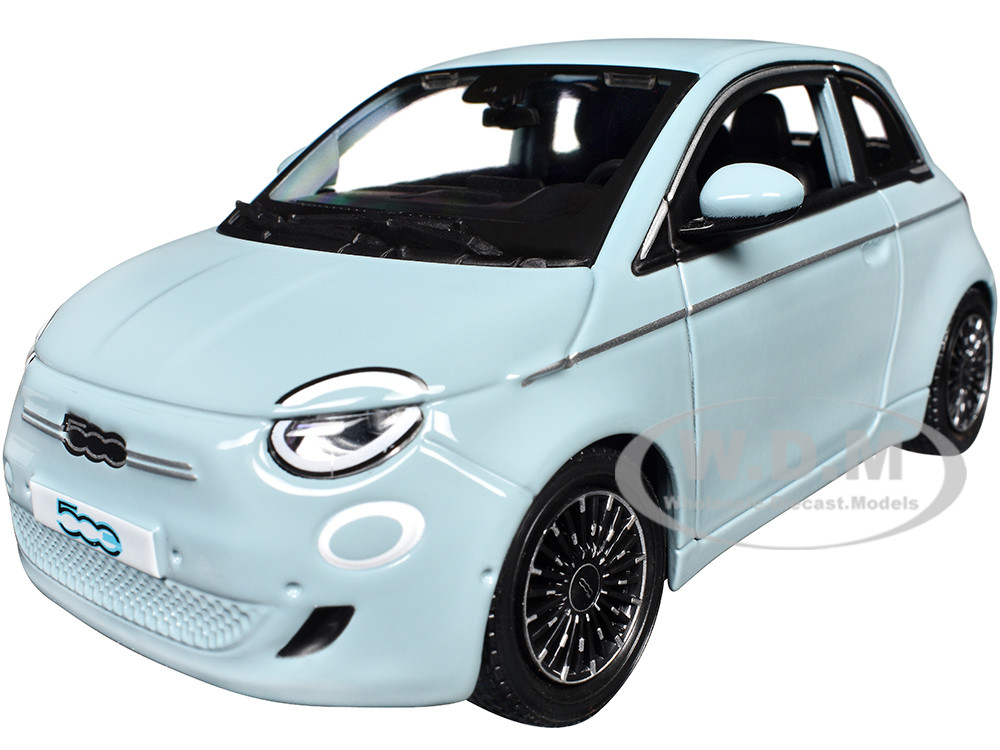 2023 Fiat 500e Light Blue 1:24 diecast model Bburago