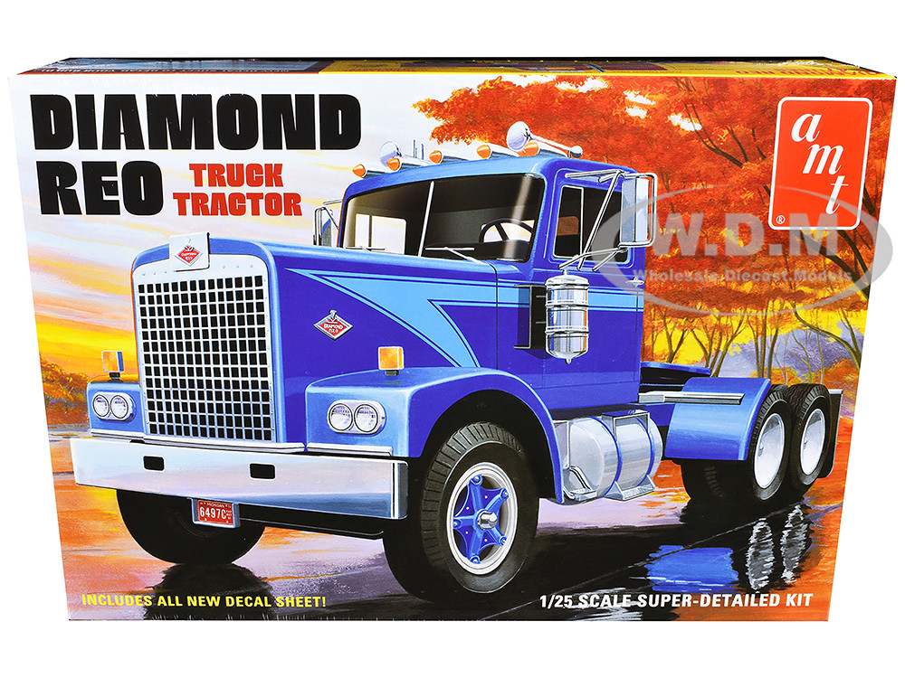 Skill 3 Model Kit Diamond Reo Truck Tractor 1/25 Scale Model by AMT