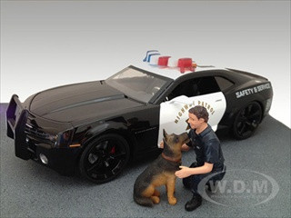 American Diorama 1:18 Police Guy & K9 Unit Dog Figure Set For 1:18 Diecast Model Cars by American Diorama