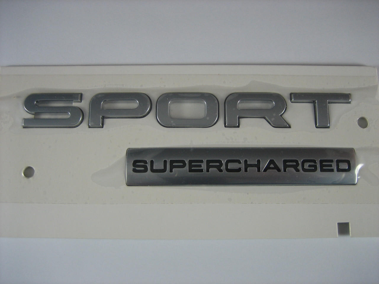 SUPERCHARGED Badge - LR113655