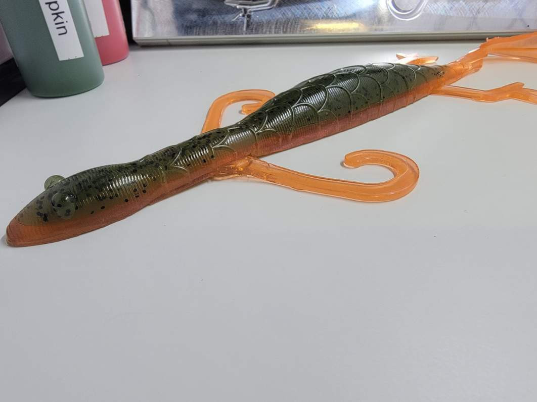 bass lure lizard Zoom 6" This is a great top water bait to run over hydrilla or in heavily shallow vegetative areas 8" Lizards Soft Plastic Lures