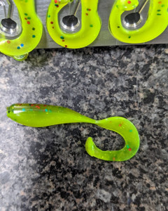 Injection Fishing Lure Mold - INJEX (7825SC) 2-1/2 X GRUB Curl Tail Grub -  FUSIONX Fishing - Single Cavity CNC Machined Resin Injection Mold for  Making Soft Plastic Fishing Lures : 