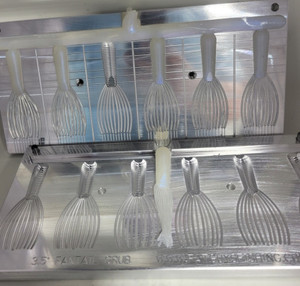 3.5" Fantail Grub  - 6 Cavity 3.5" Fantail Grub  - 6 Cavity