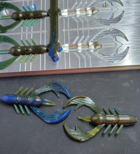 Craw style aluminum molds for soft plastics