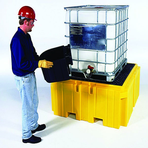 Low profile, 28” overall height – allows
safe and convenient IBC tank handling and
dispensing.
All polyethylene construction – offers
excellent chemical resistance and will not
rust or corrode.
Forkliftable – allows convenient
positioning to desired locations.
Large 52” x 52” deck allows safe and
convenient placement of IBC tanks
Small footprint – 62” x 62” unit requires
minimal floor space.
360-gallon sump capacity meets SPCC
and EPA Container Storage and Spill
Containment Regulations.