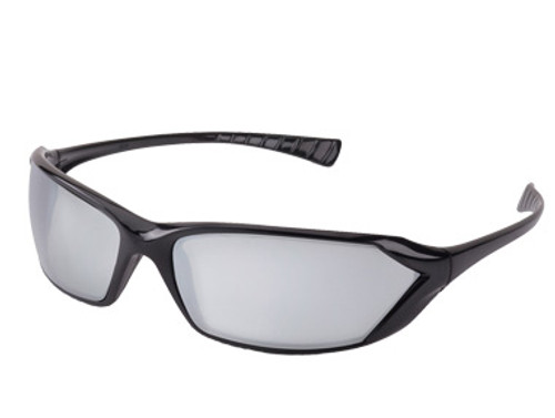 Leading edge eye protection without the traditional look of safety eyewear, Metro is styled to seamlessly move from the production line or construction site – to after work activities.