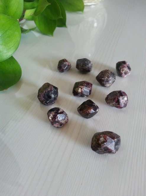 Rough Garnet - 1 pc.