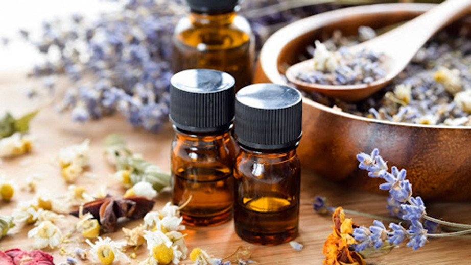 Essential Oils to Stimulate and Calm the Mind and Body