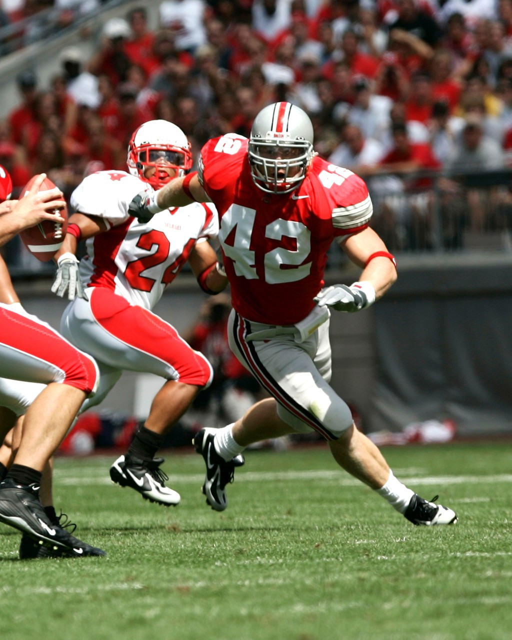 AJ Hawk Ohio State Buckeyes Licensed Unsigned Photo (5)