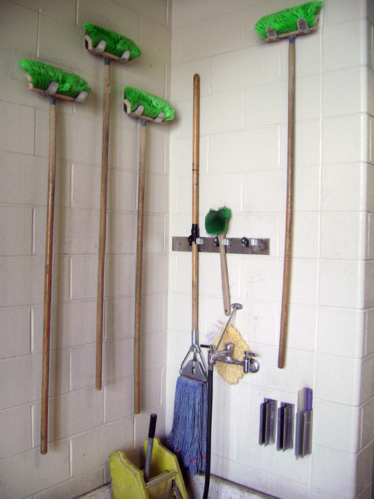 Mop holder
