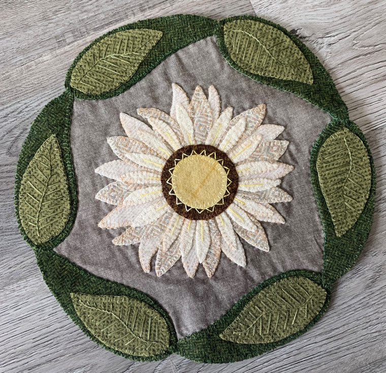 Daisy Glow Candle Mat Pattern Download