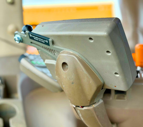 600-back-of-phone-holder-on-jd-screen.jpg 600-back-of-phone-holder-on-jd-screen.jpg
