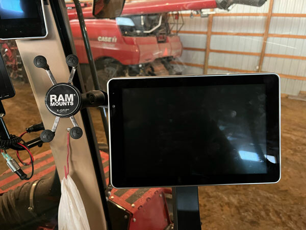 600-phone-on-either-side-of-the-arm-rest-display-on-a-case-ih-pro-1200-monitor.jpg