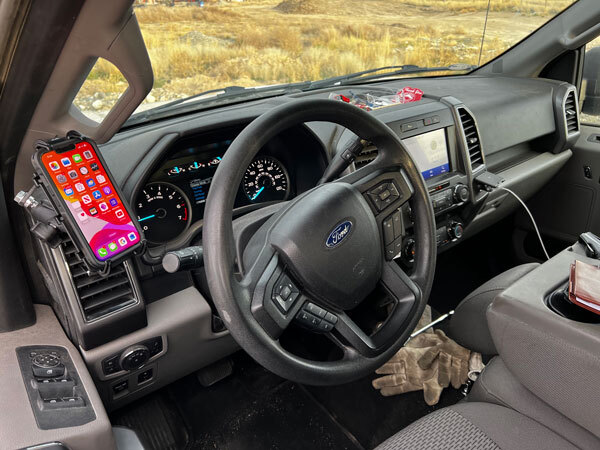 bolt-on-no-damage-phone-holder-for-ford-truck.jpg