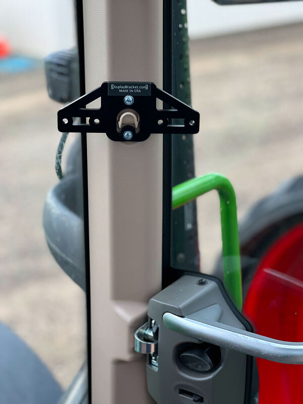 corner-post-mounting-bracket-for-fendt-tractor.jpg