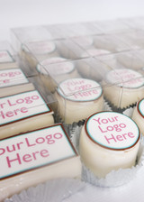 MINI LOGO CAKES