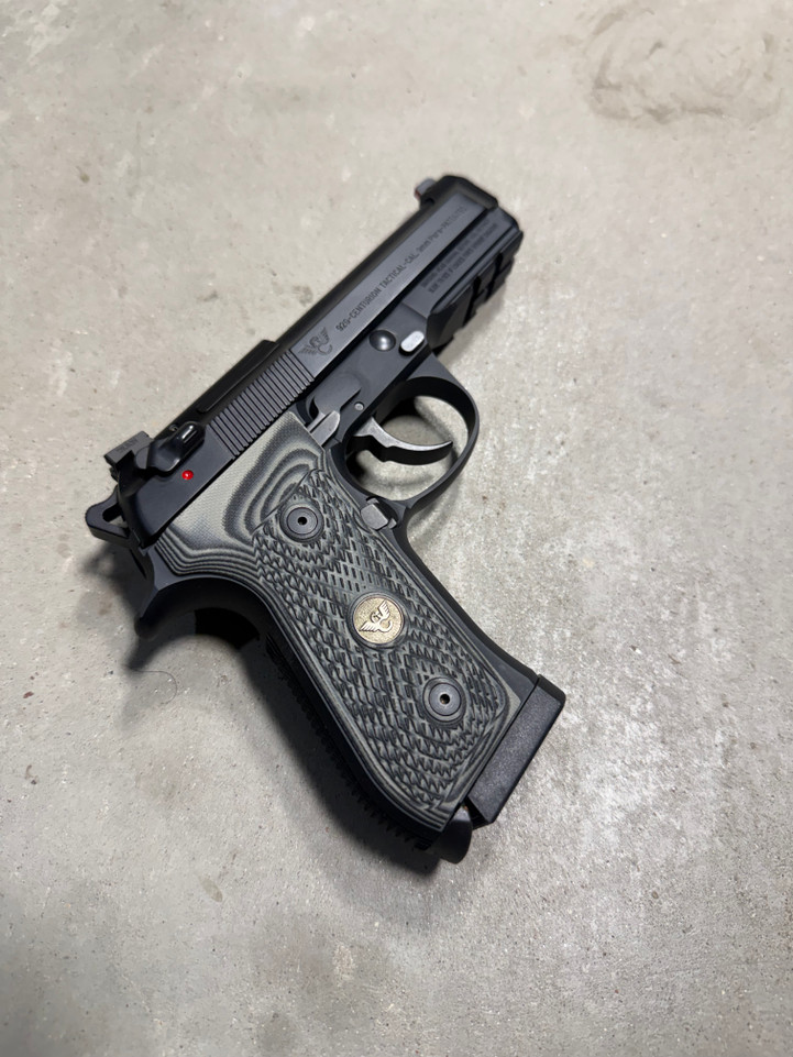 Wilson combat beretta 92 centurion (Hump Grip)