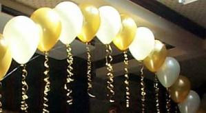 Balloon Arch With Curled Ribbon