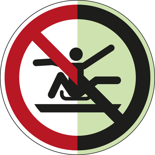 ISO Safety Sign - Do not stretch out of toboggan