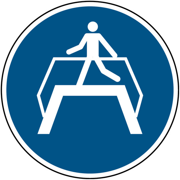 ISO Safety Sign - Use footbridge