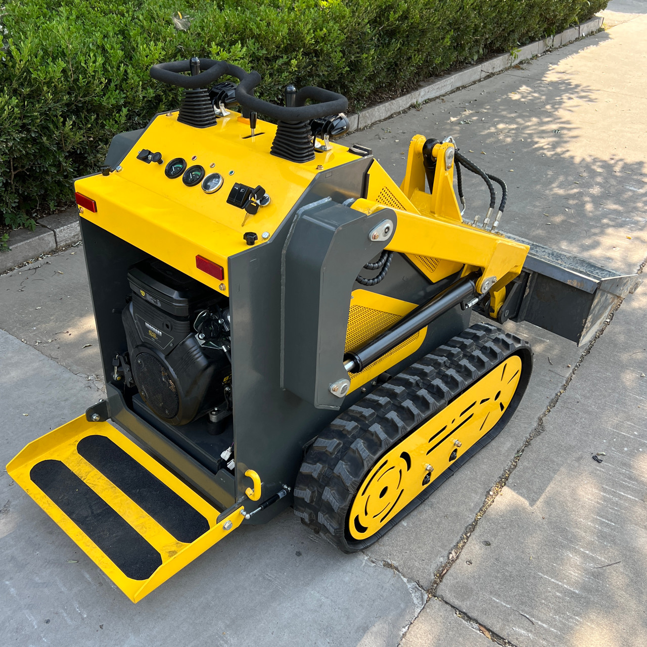 323S 327S Mini Wheel Loaders - 323S Skid Steer Brigss & Stratton 23KM Mini  Wheel Loader JOYSTICK control