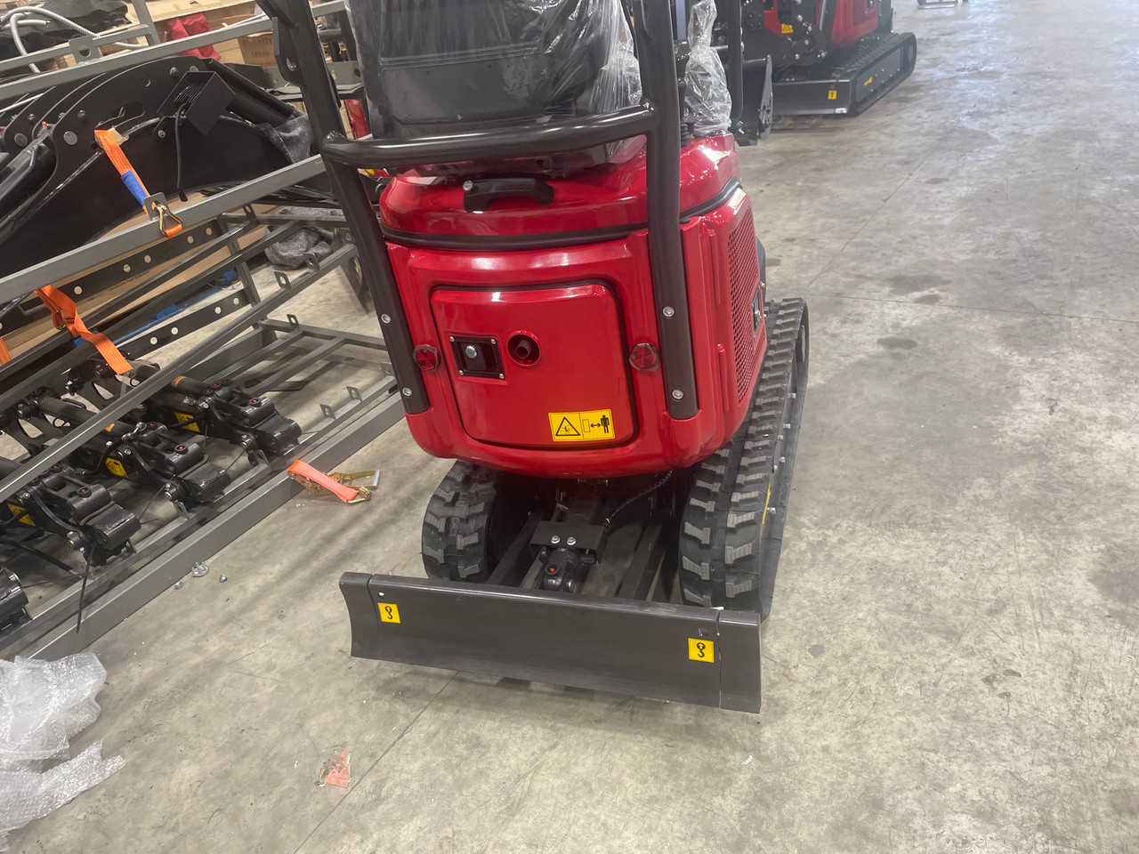 Rhinoceros 1.5 Ton Mini Excavator XN13 B&S Engine