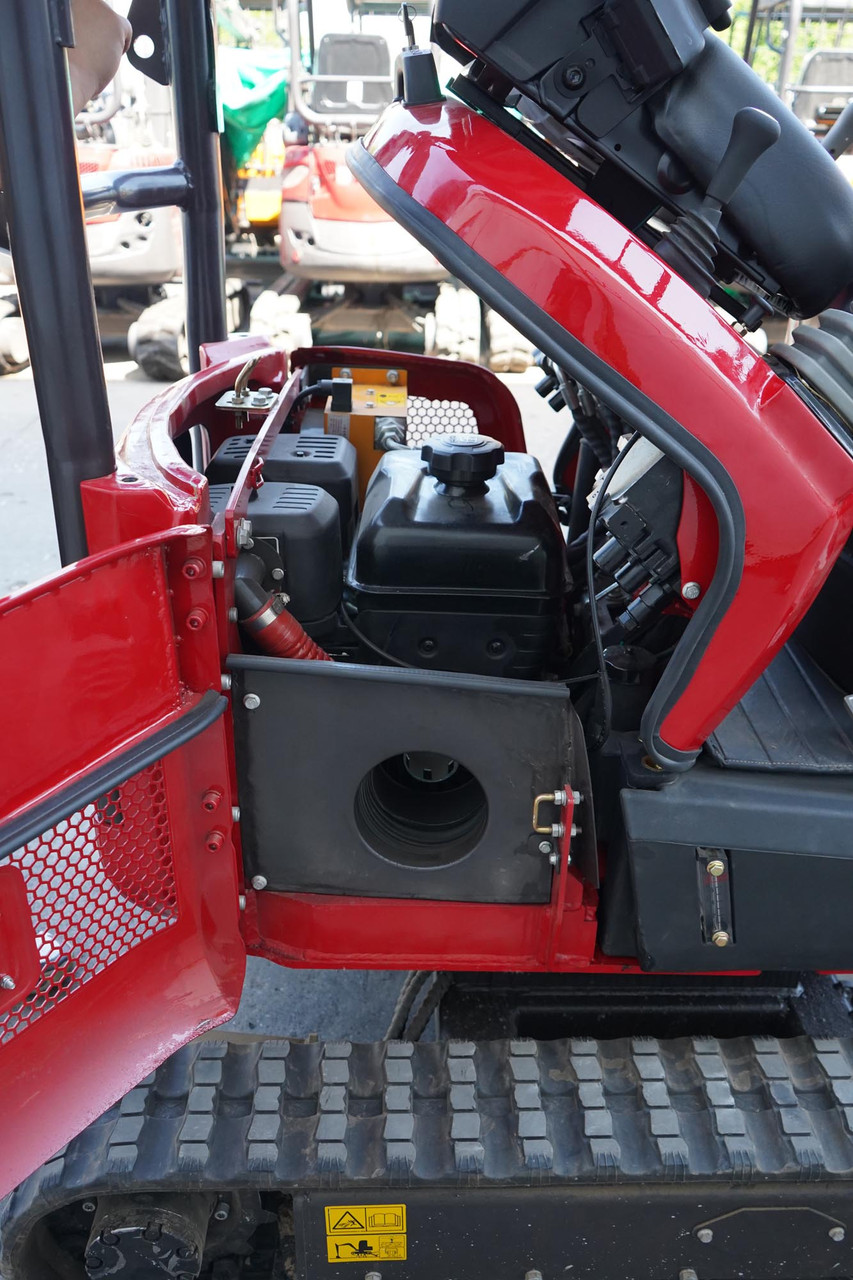 Rhinoceros 1.3 Ton Mini Excavator RH13 B&S Engine