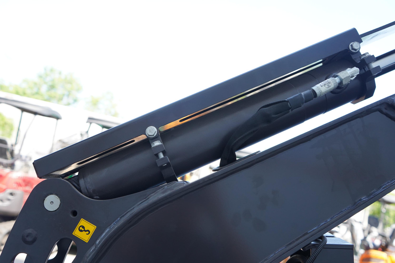 Rhinoceros 1.3 Ton Mini Excavator RH13 B&S Engine