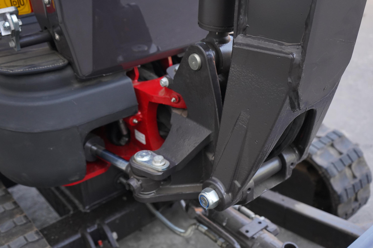 Rhinoceros 1.3 Ton Mini Excavator RH13 B&S Engine