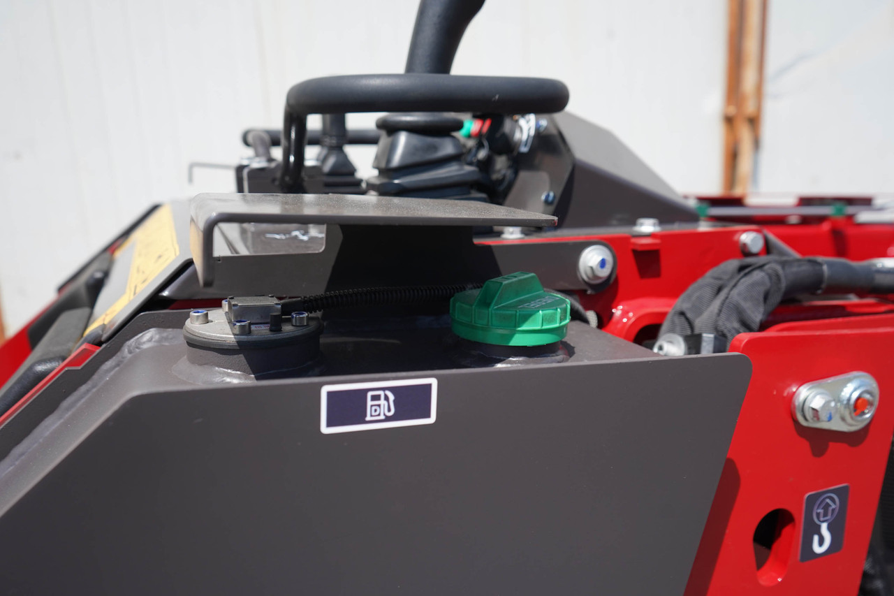Rhinoceros Skid Steer Loader RH925 with Kubota Diesel Engine