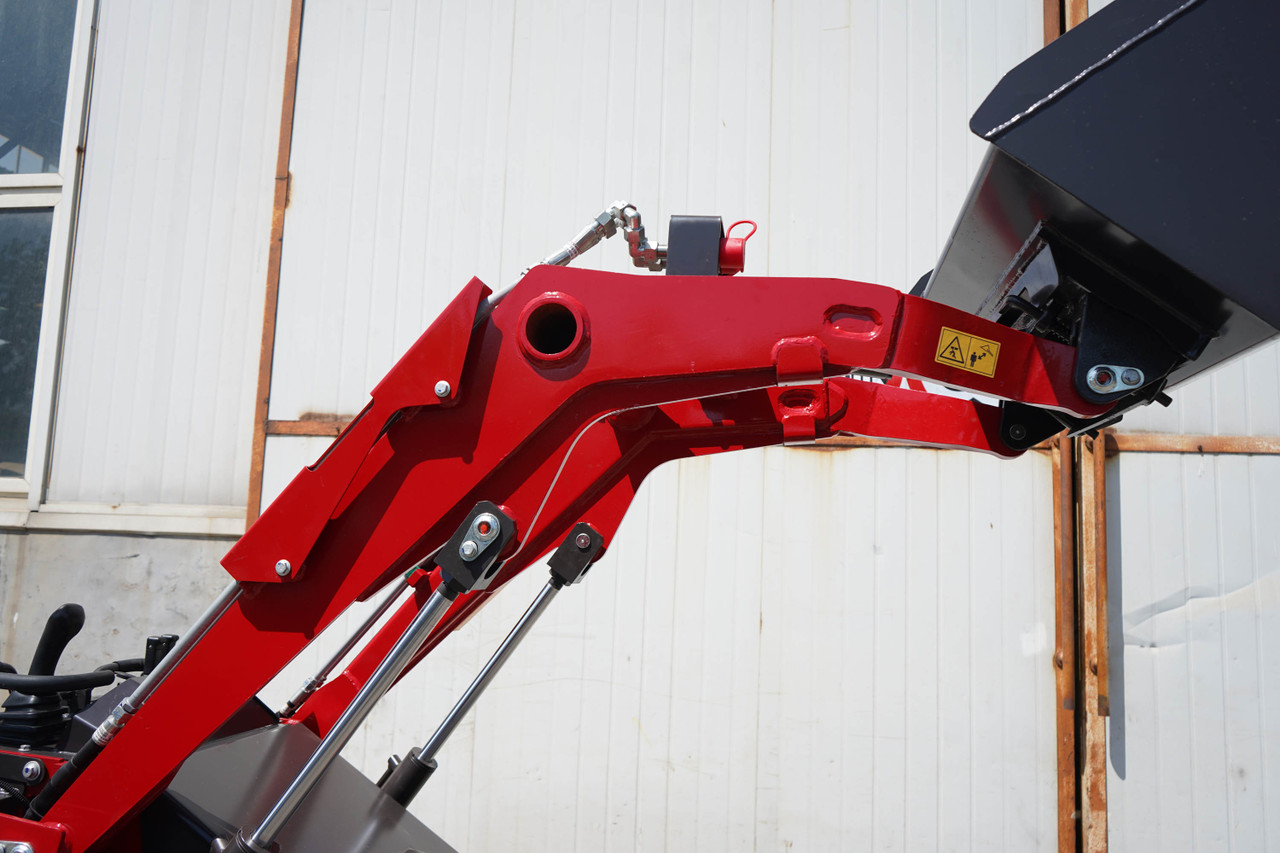 Rhinoceros Skid Steer Loader RH925 with Kubota Diesel Engine