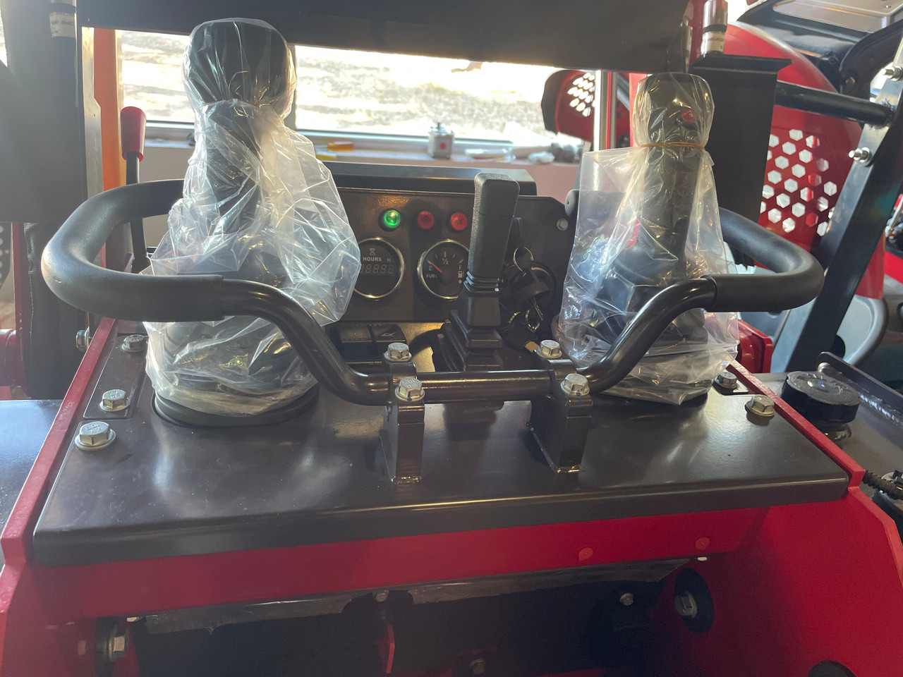 Rhinoceros Skid Steer Loader RH925 with Kubota Diesel Engine