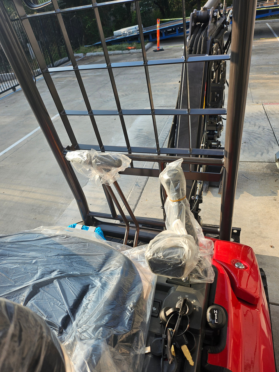 Rhinoceros 2 Ton Mini Excavator with Pilot System