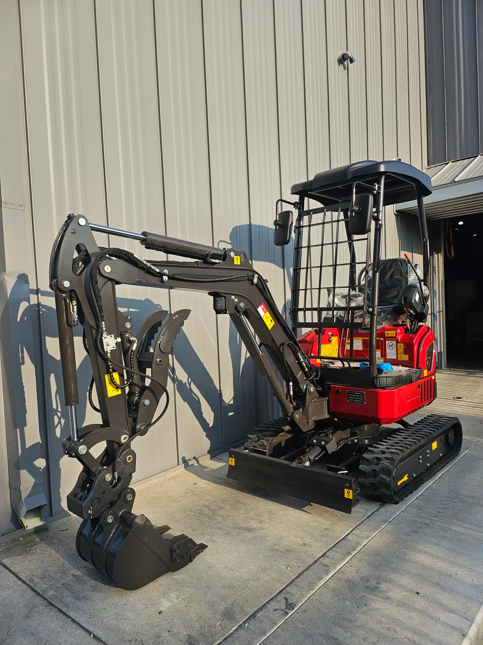 Rhinoceros RH18 Mini Excavator 1.8 Ton Pilot System Kubota Diesel Heavy Duty Chinese Mini Excavator - view 4