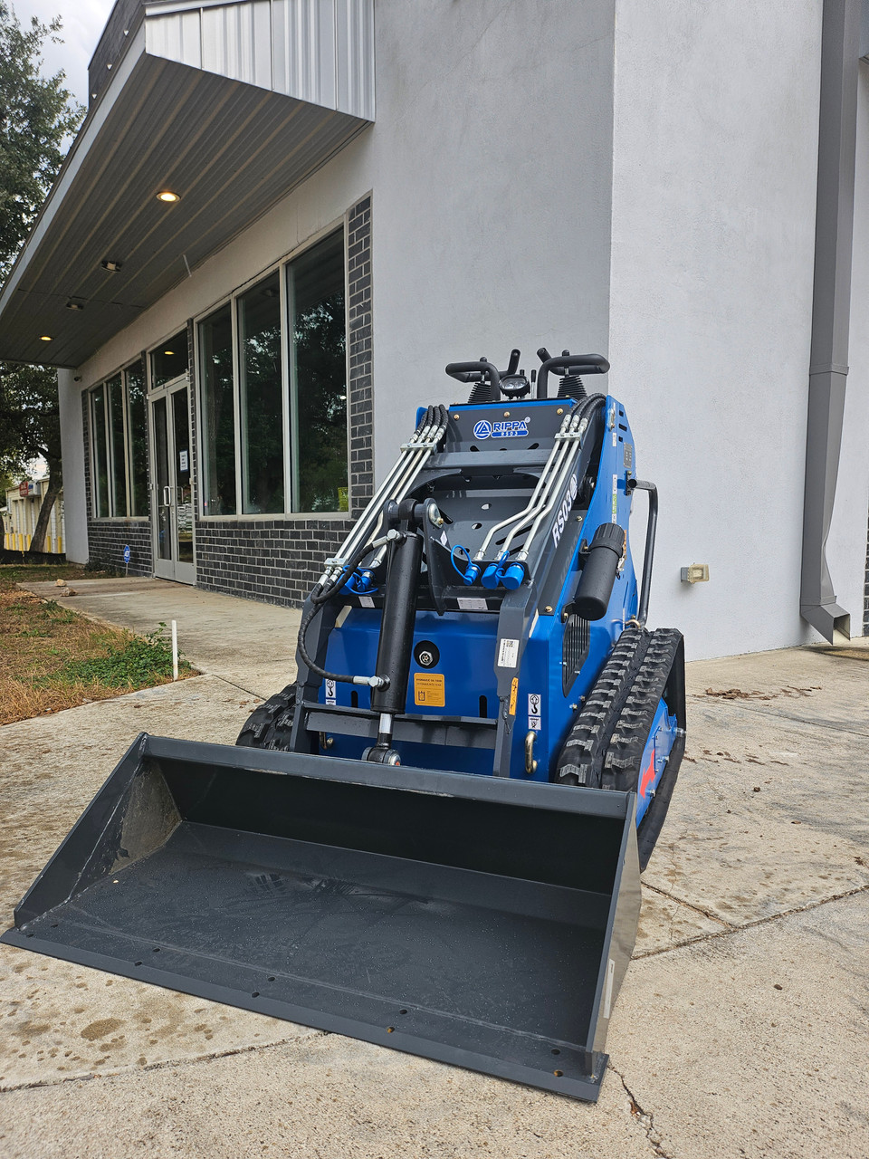 RS03 Skid Steer Loader with B&S XR engine