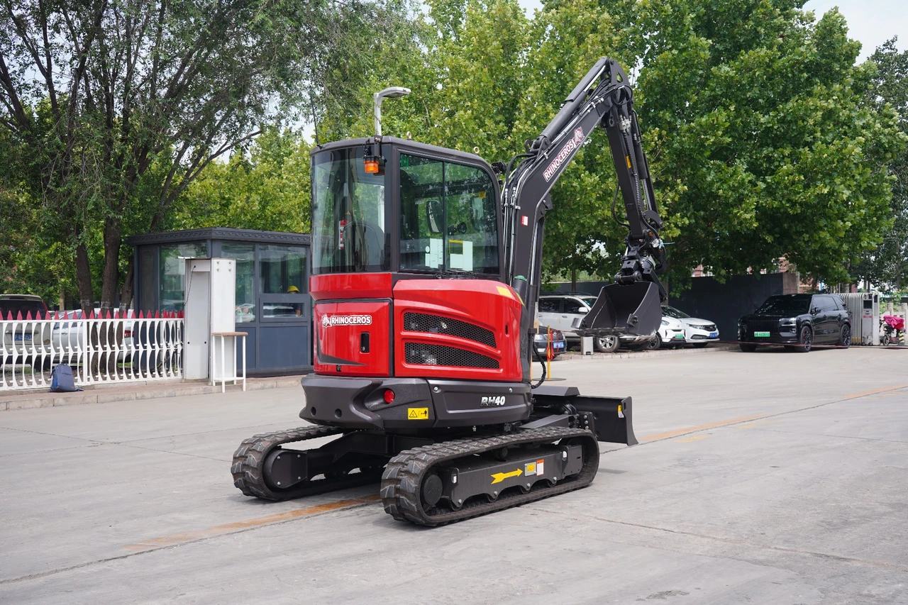 Rhinoceros RH40 Pro Hydraulic Crawler Excavator 4 Ton Kubota Diesel Heavy Duty Chinese Mini Excavator