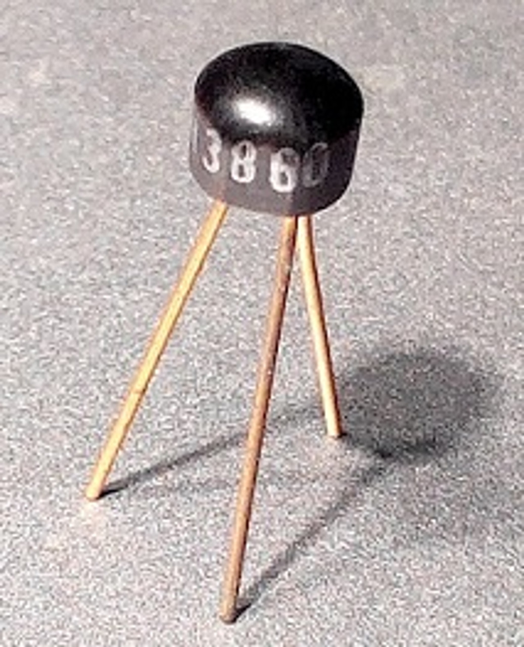 2N3860 ; Transistor NPN 30V 0.1A 360W 250MHz, TO-98