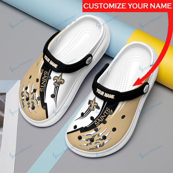 OFFICIAL-NFL.NEW-ORLEANS-SAINTS-TEAM-SPORT-SMUMMER-CLOGS/ADD YOUR OWN PERSONALIZED NAME OR SPECIAL CUSTOM TEXT ON BOTH SHOE CLOGS STRAPS/OFFICIAL-CUSTOM-GRAPHIC-3D-PRINTED-SAINTS-TEAM-LOGOS-DESIGN..