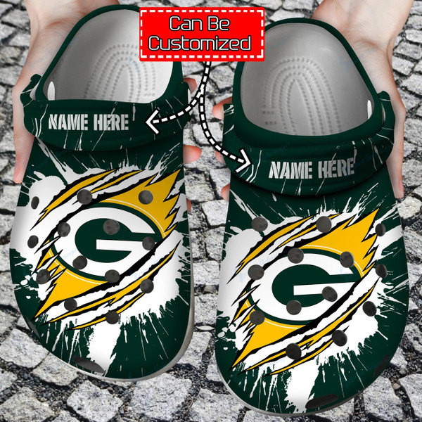 OFFICIAL-NFL.GREEN-BAY-PACKERS-TEAM-SPORT-SMUMMER-CLOGS/ADD YOUR OWN PERSONALIZED NAME OR SPECIAL CUSTOM TEXT ON BOTH SHOE CLOGS/OFFICIAL-CUSTOM-3D-PRINTED-PACKERS-TEAM-LOGOS-DESIGN..