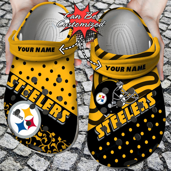 OFFICIAL-NFL.PITTSBURGH-STEELERS-TEAM-SPORT-SMUMMER-CLOGS/ADD YOUR OWN PERSONALIZED NAME OR SPECIAL CUSTOM TEXT ON BOTH SHOE CLOGS/OFFICIAL-CUSTOM-3D-PRINTED-STEELERS-TEAM-LOGOS-DESIGN..