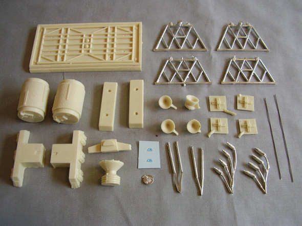 Warp Models WARP-FPOD – SPACE 1999  FREIGHTER POD Kit