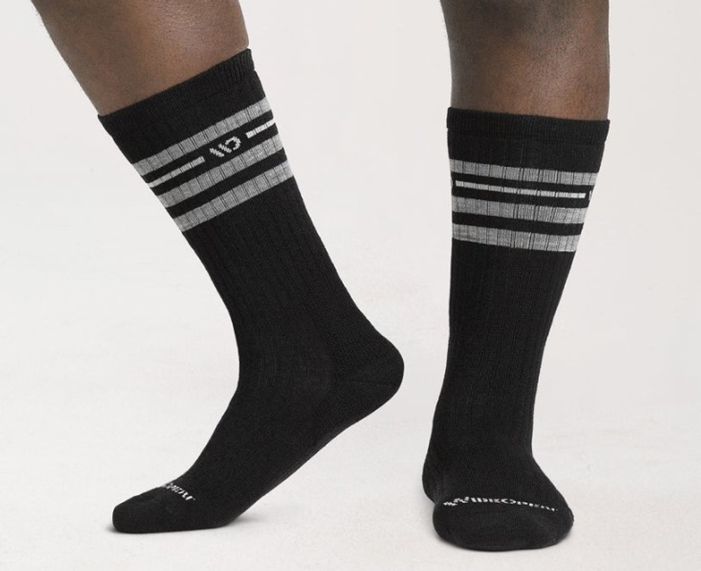 WIDE OPEN MENS 9002 STRIPE MICRO CREW CUSH SOCKS: Black WIDE OPEN MENS 9002 STRIPE MICRO CREW CUSH SOCKS: Black