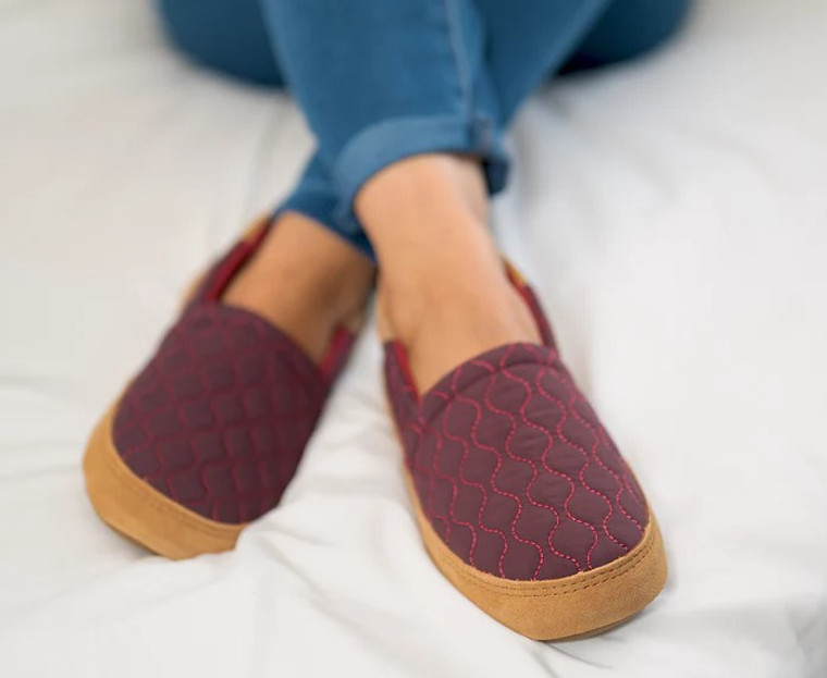 Acorn Women's Walden Moc II Slipper: Raisin