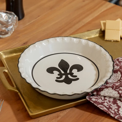 Thumb Print Pie Plate in Black Fleur de Lis