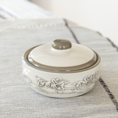 1 Qt Round Casserole and Cover in Embossed Running Horse