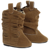 Fits 18" dolls like American Girl and Our Generation

Includes: boots

Made from a soft, brown, suede-like material, these slouch boots feature fringe along the sides for a boho-inspired look. Slip-on design.