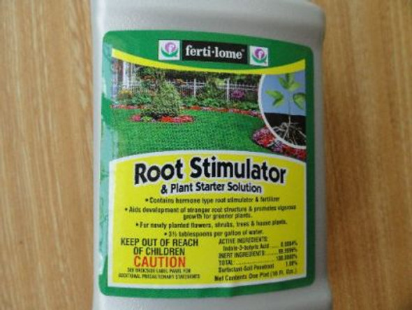 Root Stimulator & Plant Starter Solution 1 qt