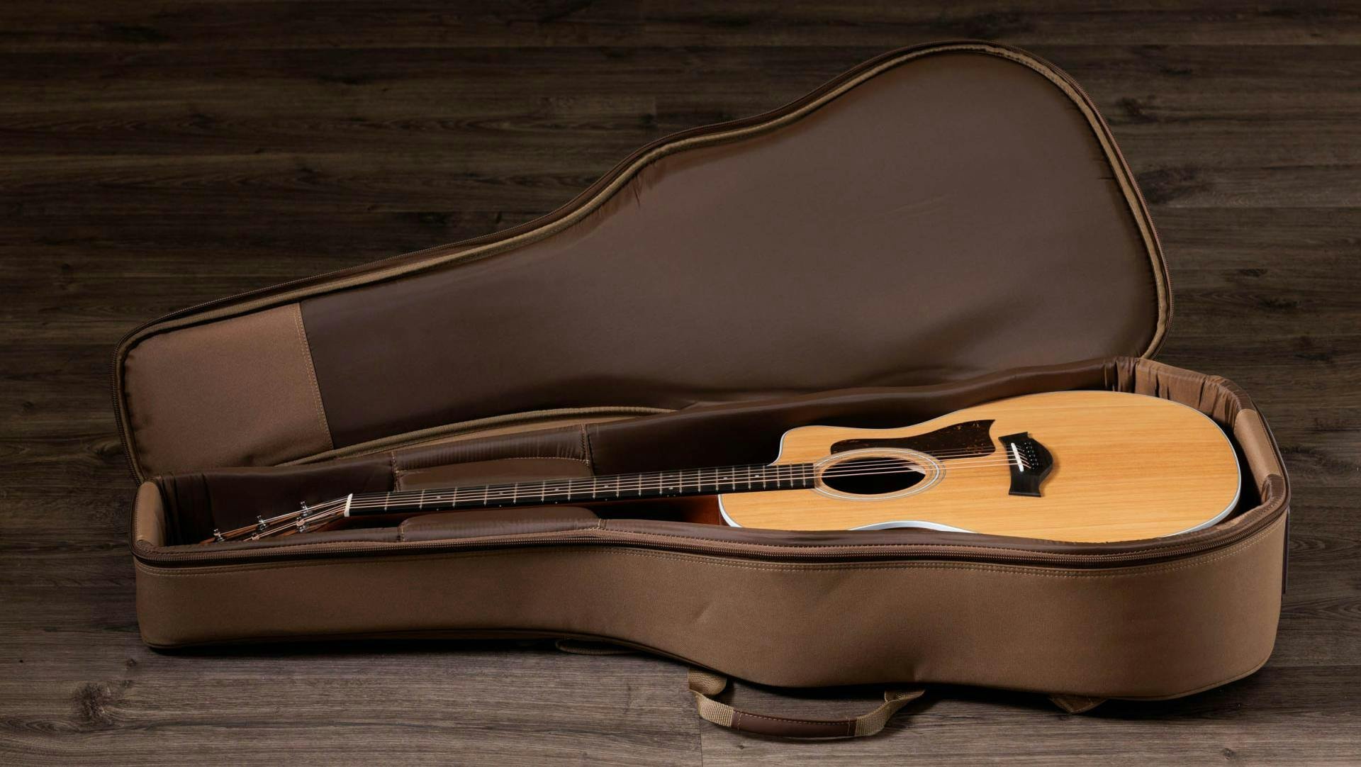 Taylor 214ce Electro-Acoustic in Natural - F204002111007961000-Taylor-214ce-2209073120-gallery-01-2023.jpg